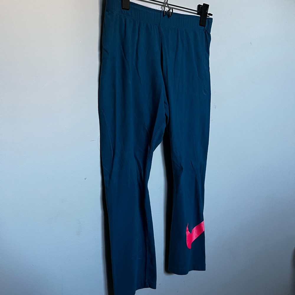 Nike Capri